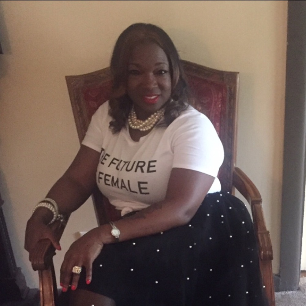 Meet your Posher, Hasina